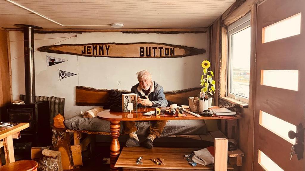 Refugio Jemmy Button Hotel Puerto Williams Buitenkant foto