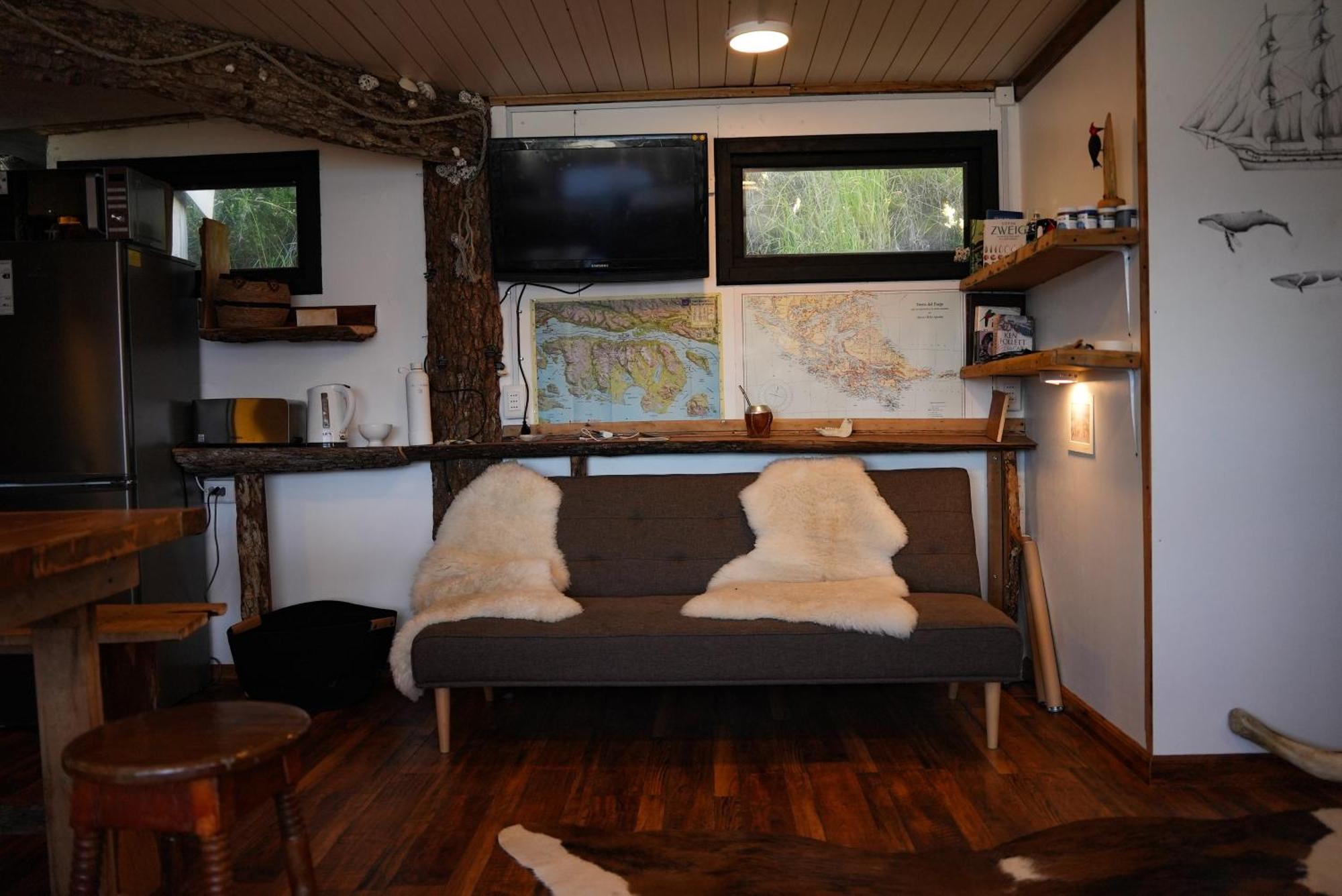 Refugio Jemmy Button Hotel Puerto Williams Buitenkant foto