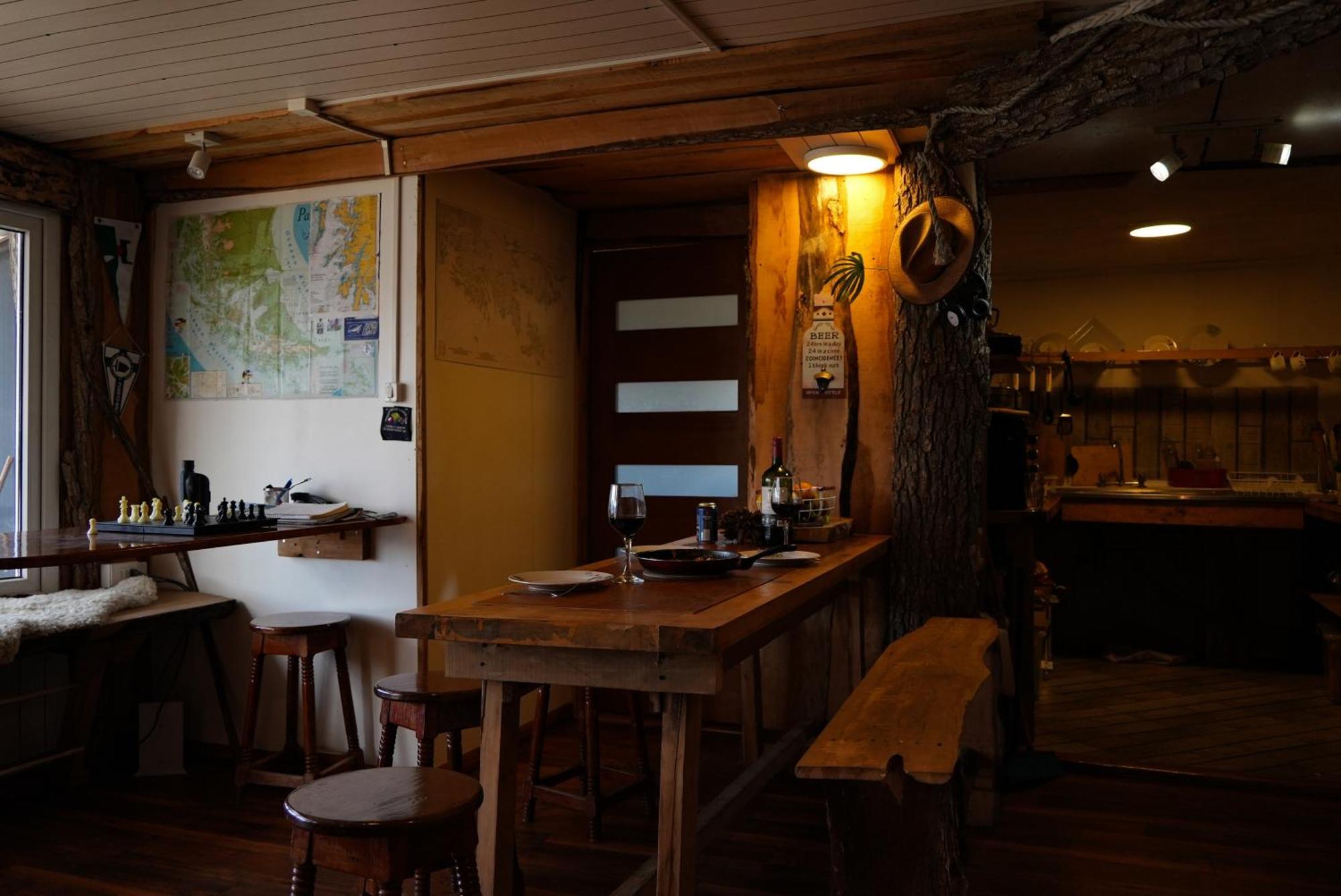 Refugio Jemmy Button Hotel Puerto Williams Buitenkant foto